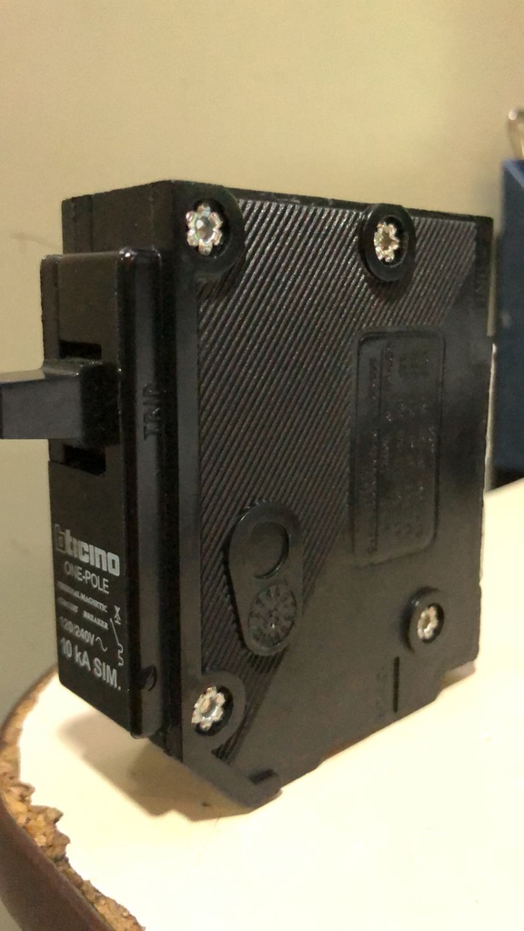 BREAKER 1X15A BTICINO