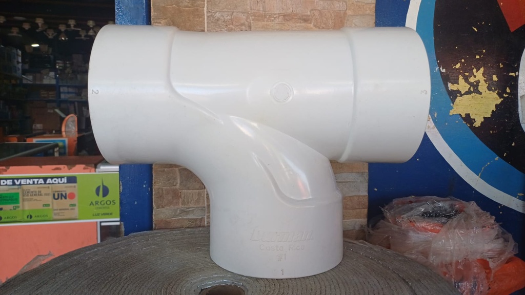 TEE PVC INYECTADA 6 PULG