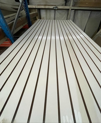 LAMINA RANURADA C/MELAN 5/8X4X8 BLANCA