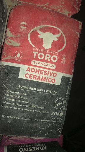 [184110] PEGAMIX SOBRE PISO GRIS TORO STANDARD CERAMICO 20KG 